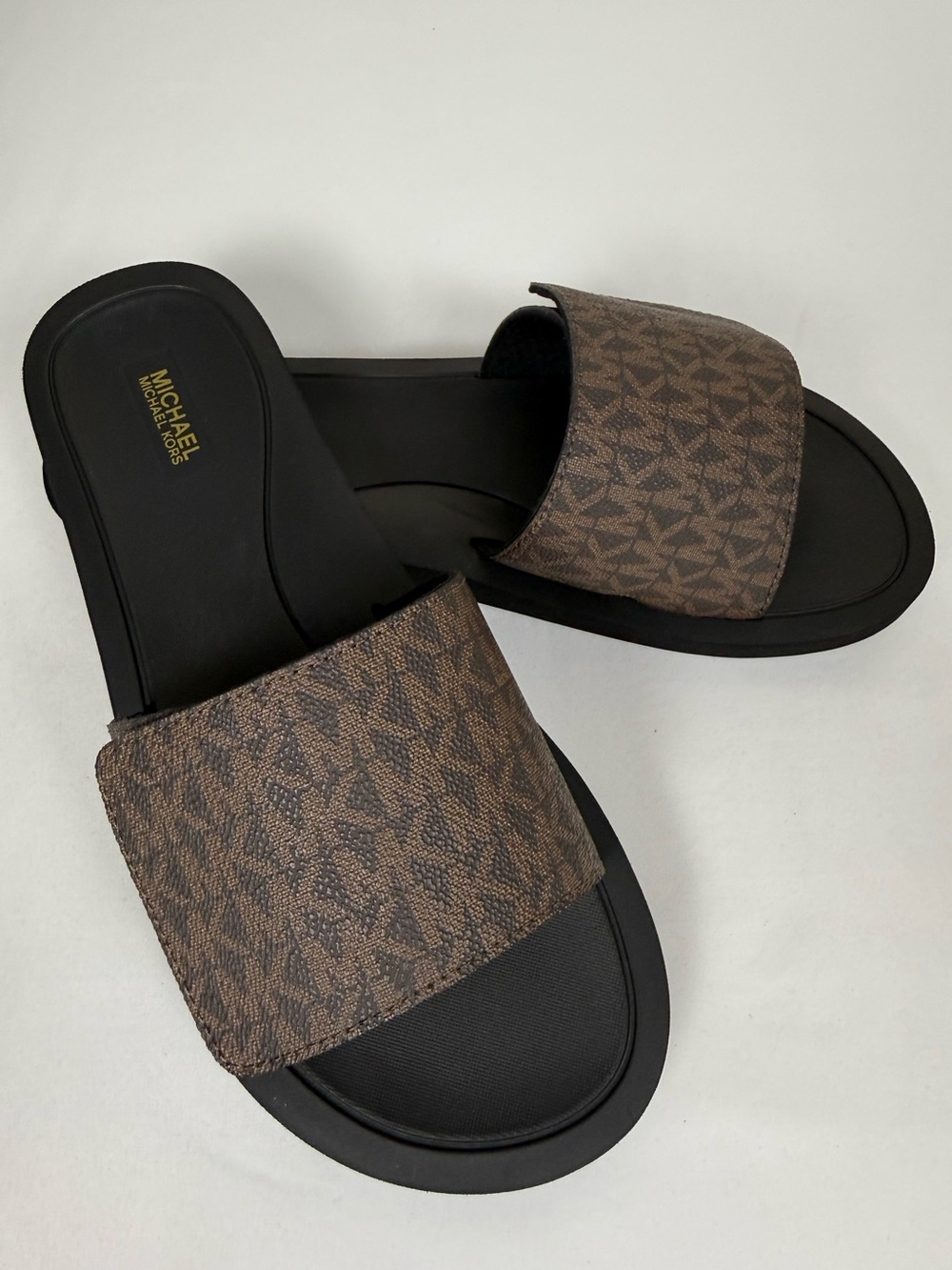 Michael Kors Wade Slide Sandals – Brown MK Monogram – Various Sizes 👡✨ - Picture 9 of 11